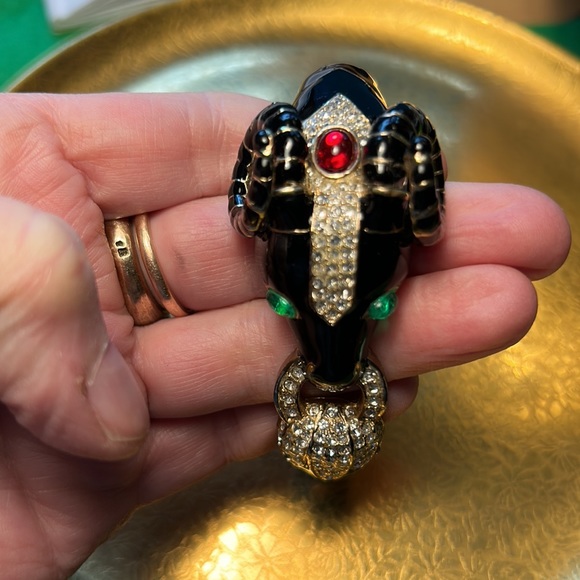 Vintage Ciner Jeweled Enamel Rams head bangle but can’t find signature - Picture 3 of 6